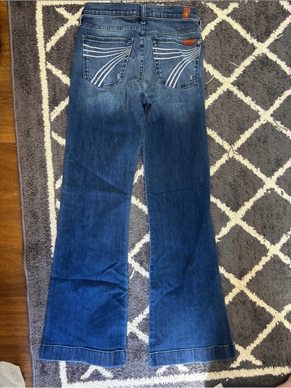 7 For All Mankind Women’s Blue Jeans with Embroidered Pocket - Picture 3 of 5